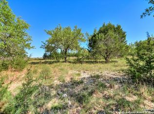402 Redfield Rd, Bergheim, TX 78004
