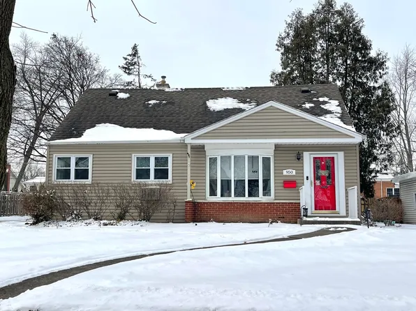 950 N Haddow Ave, Arlington Heights, IL 60004