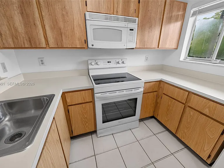 8750 N Sherman Cir #305 — Photo 42