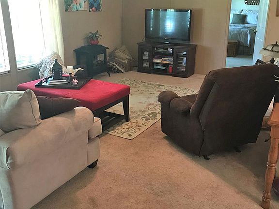 4th image of 7905 Sale St