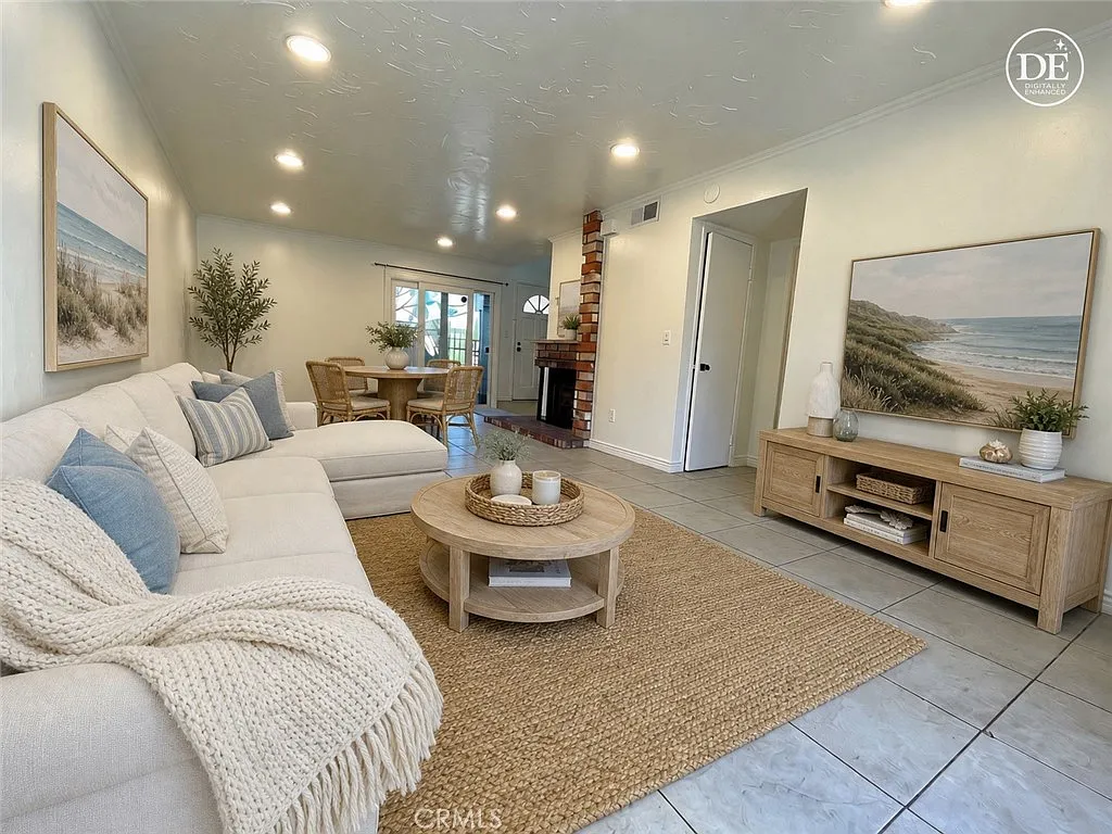2 bed, 2.5 bath, 1272 sqft, $3,500 — Photo 2