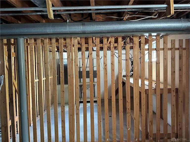 440 Lonsdale Ave #1 — Photo 14