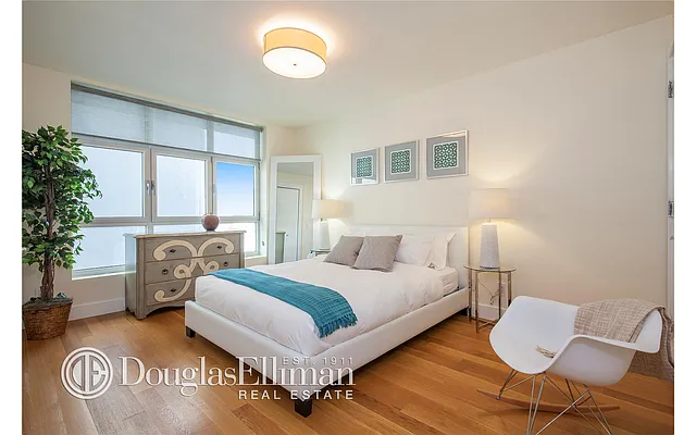 Sold by Douglas Elliman | media 15