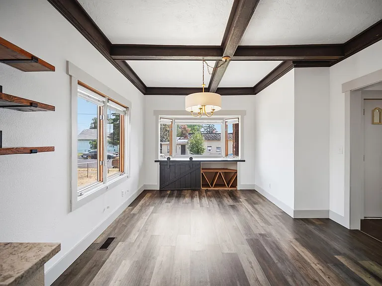 5703 N Regal St — Photo 25
