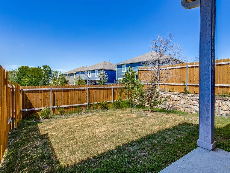 316 Stone Ct — Photo 23