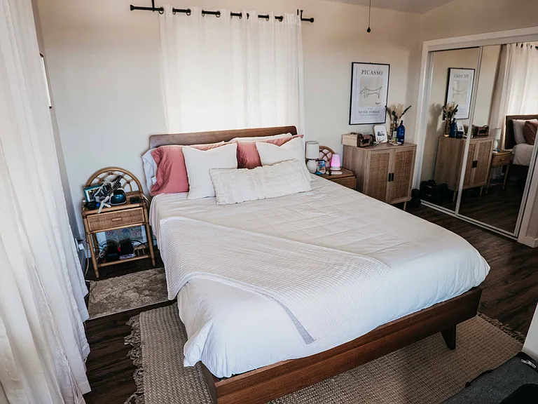 Queen Bed