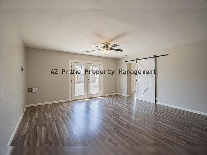 4 bed, 3.0 bath, 2033 sqft, $2,395 — Photo 4