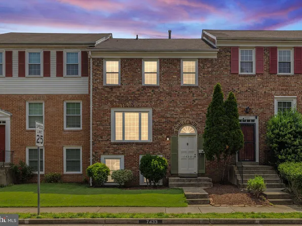 7433 Colton Ln, Manassas, VA 20109