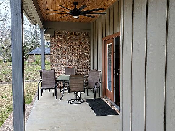 4th image of 818 Willow Oak Dr