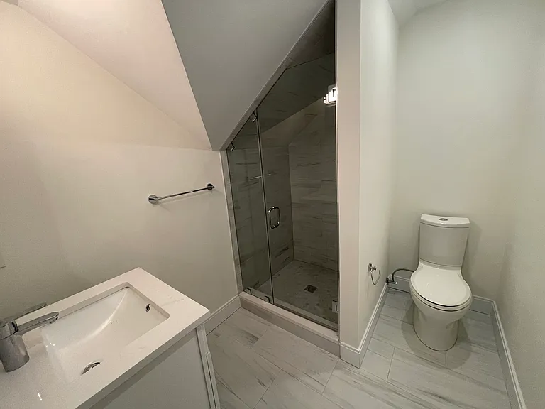 49 Alpine St #2 — Photo 6