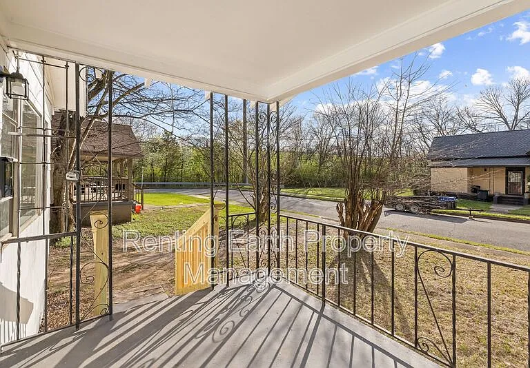 417 Athens Ave — Photo 13
