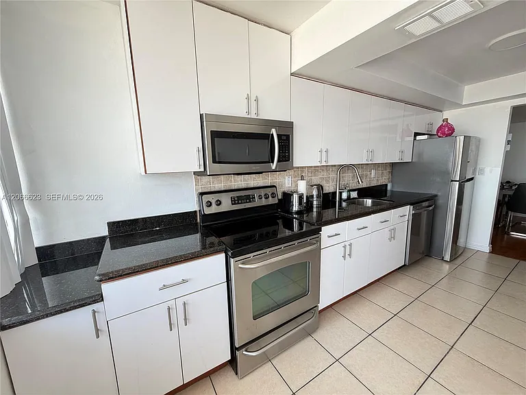 18031 Biscayne Blvd #601 — Photo 2