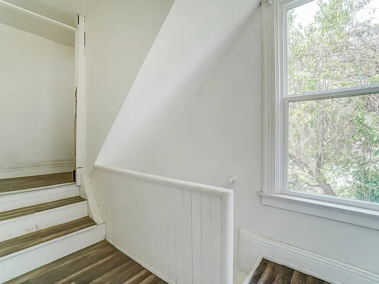1768 Williams Ave — Photo 54