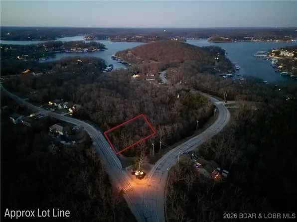 274 Palisades Dr #2, Lake Ozark, MO 65049