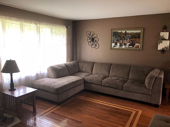 2nd image of 29W211 Barnes Ave
