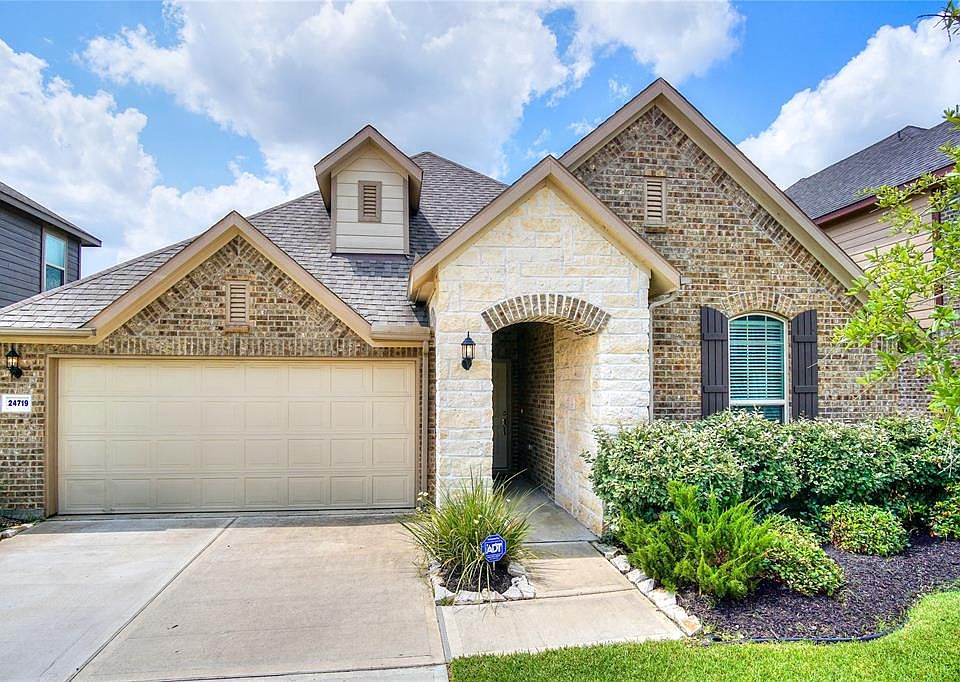 1st image of 24719 Heirloom Ln