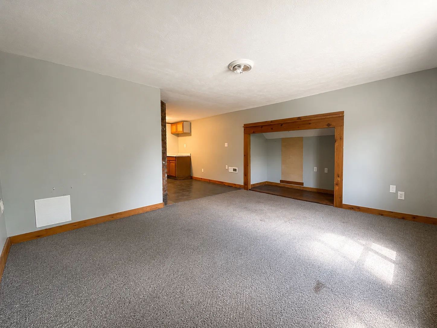 2 bed, 930 sqft, $850 — Photo 2