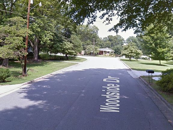 3rd image of 1507 Woodside Dr