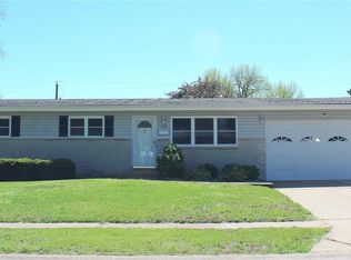 400 Wren Dr, Florissant, MO 63031
