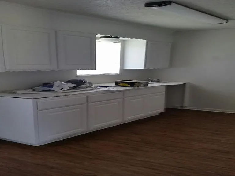409 Conroe St — Photo 5