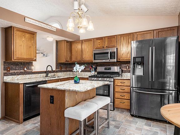 5th image of 284 Springwood Ln