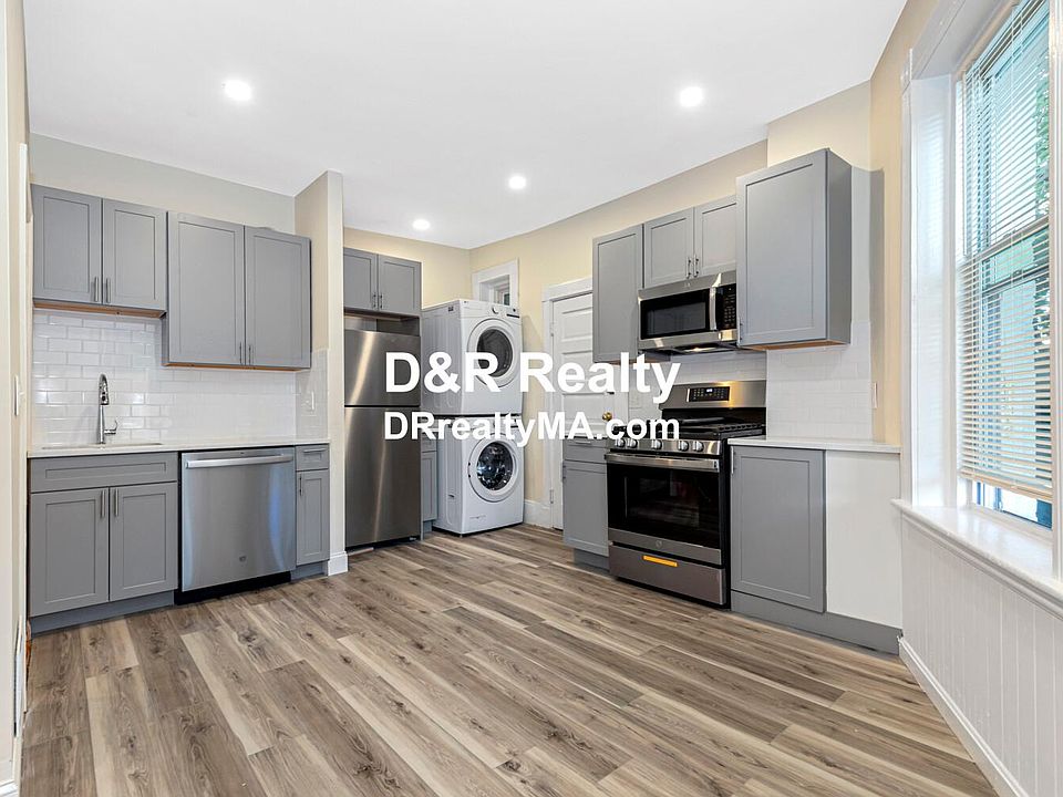 1st image of 48 Brackett St #3