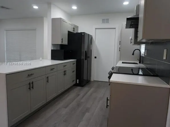 305 NW 122nd St #305, Miami, FL 33168