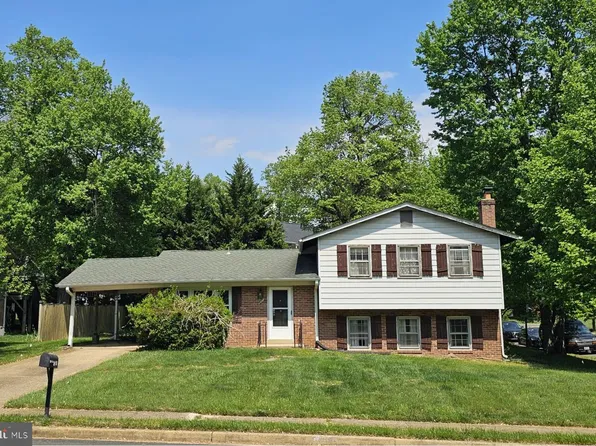 900 Carole Ct SE, Vienna, VA 22180