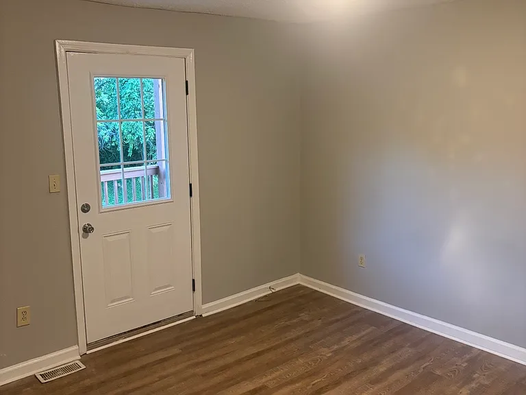 407 Jason Dr #4 — Photo 5