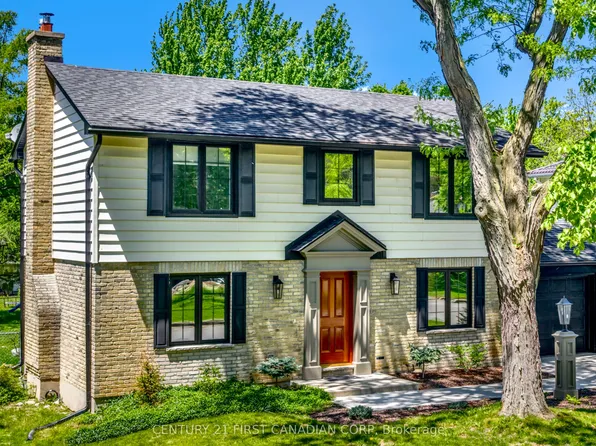 54 Lloyd Manor Cres, London, ON N6H 3Z3