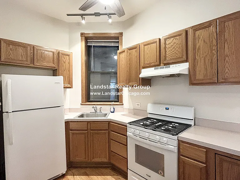 1427 N Wood St #1F — Photo 12