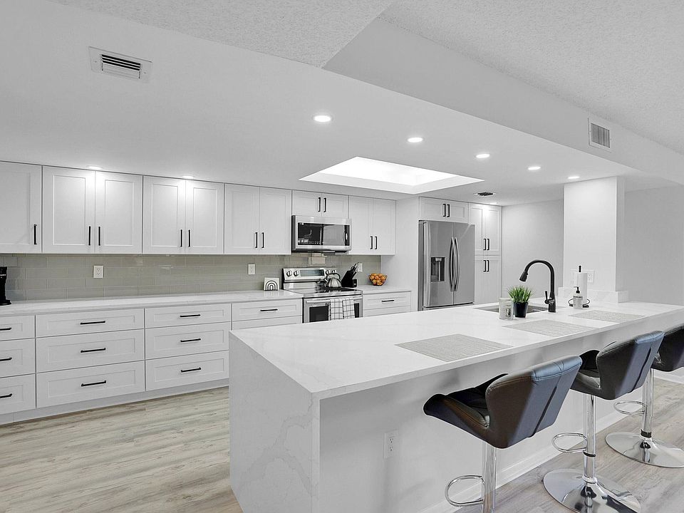 1st image of 2455 Lindell Blvd APT 3303