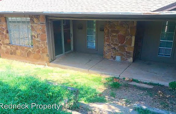 2nd image of 3616 NE 141st Ct