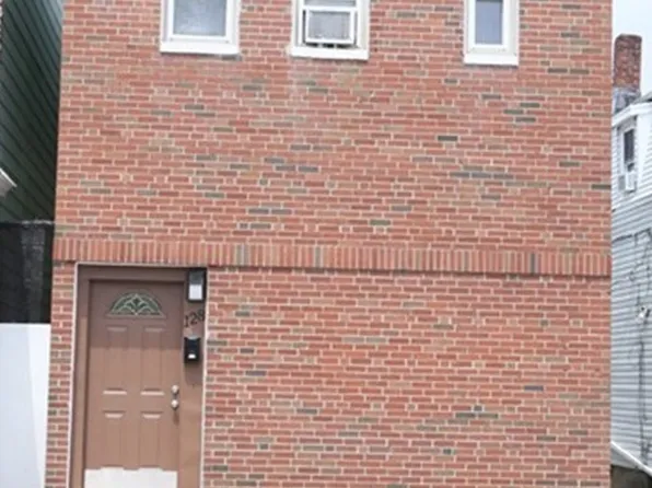 128 Bennington St, East Boston, MA 02128