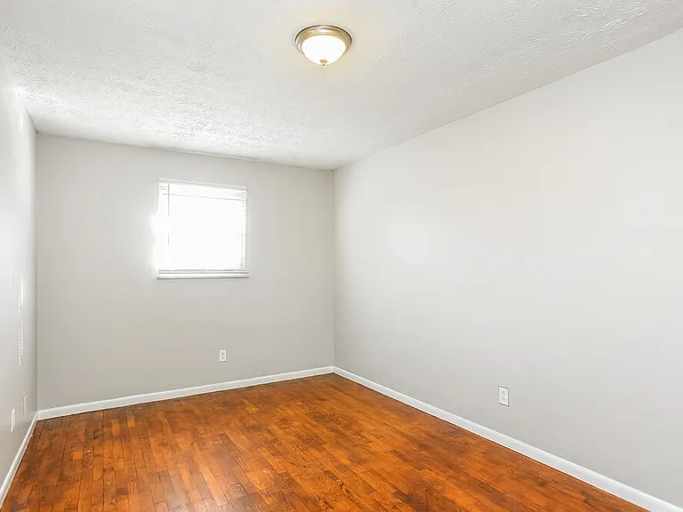 4623 N Richardt Ave — Photo 14