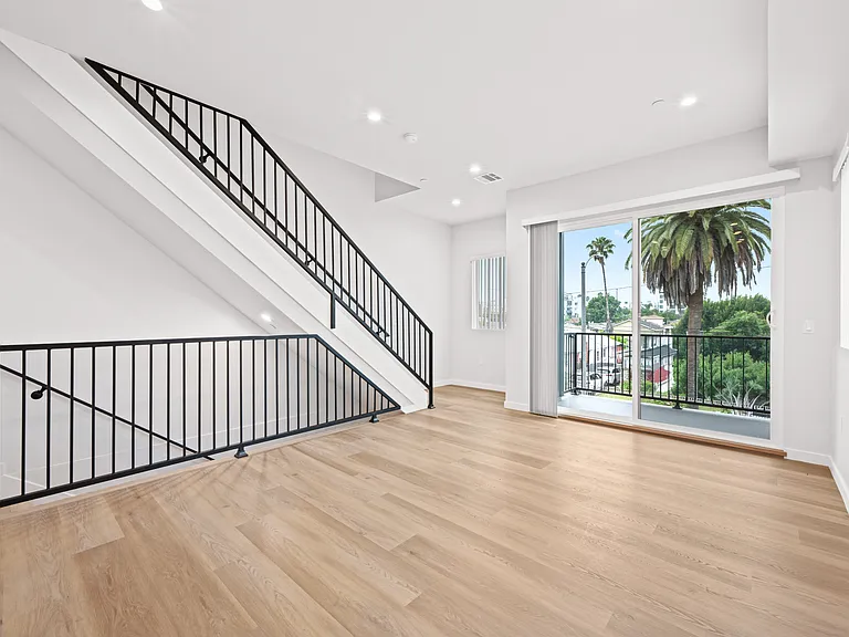 336 N Reno St — Photo 13