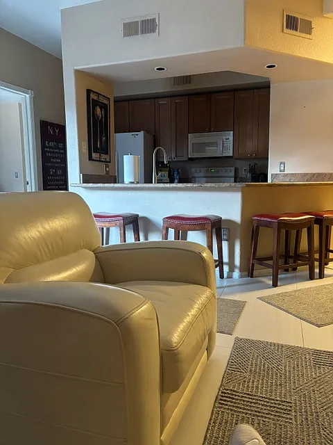 1 bed, 778 sqft, $2,000 — Photo 4