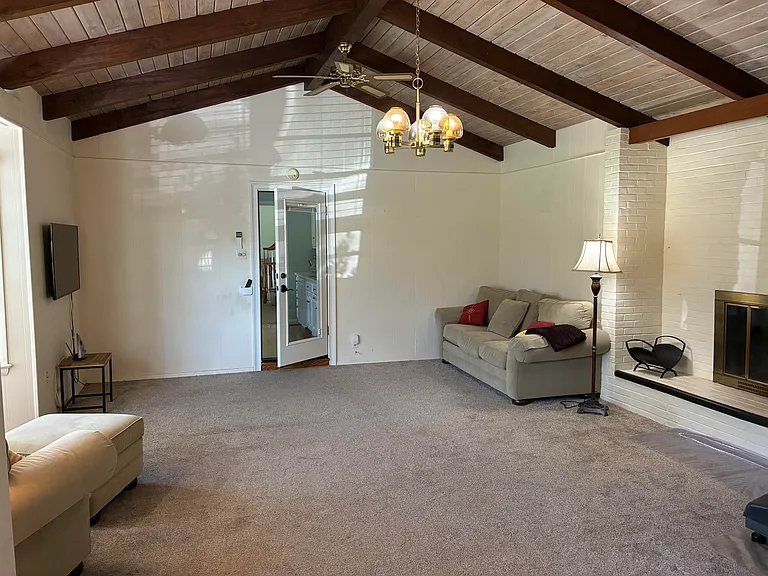 6207 Maiden Ln — Photo 16