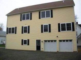 28 Oakland Avenue Ext UNIT B, Danbury, CT 06811