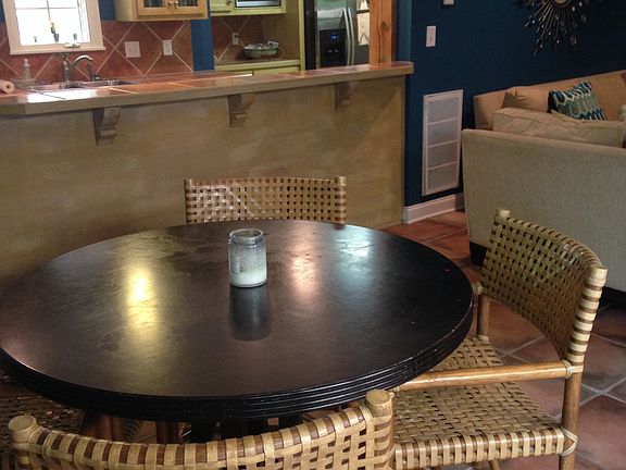 breakfast nook off kitchen