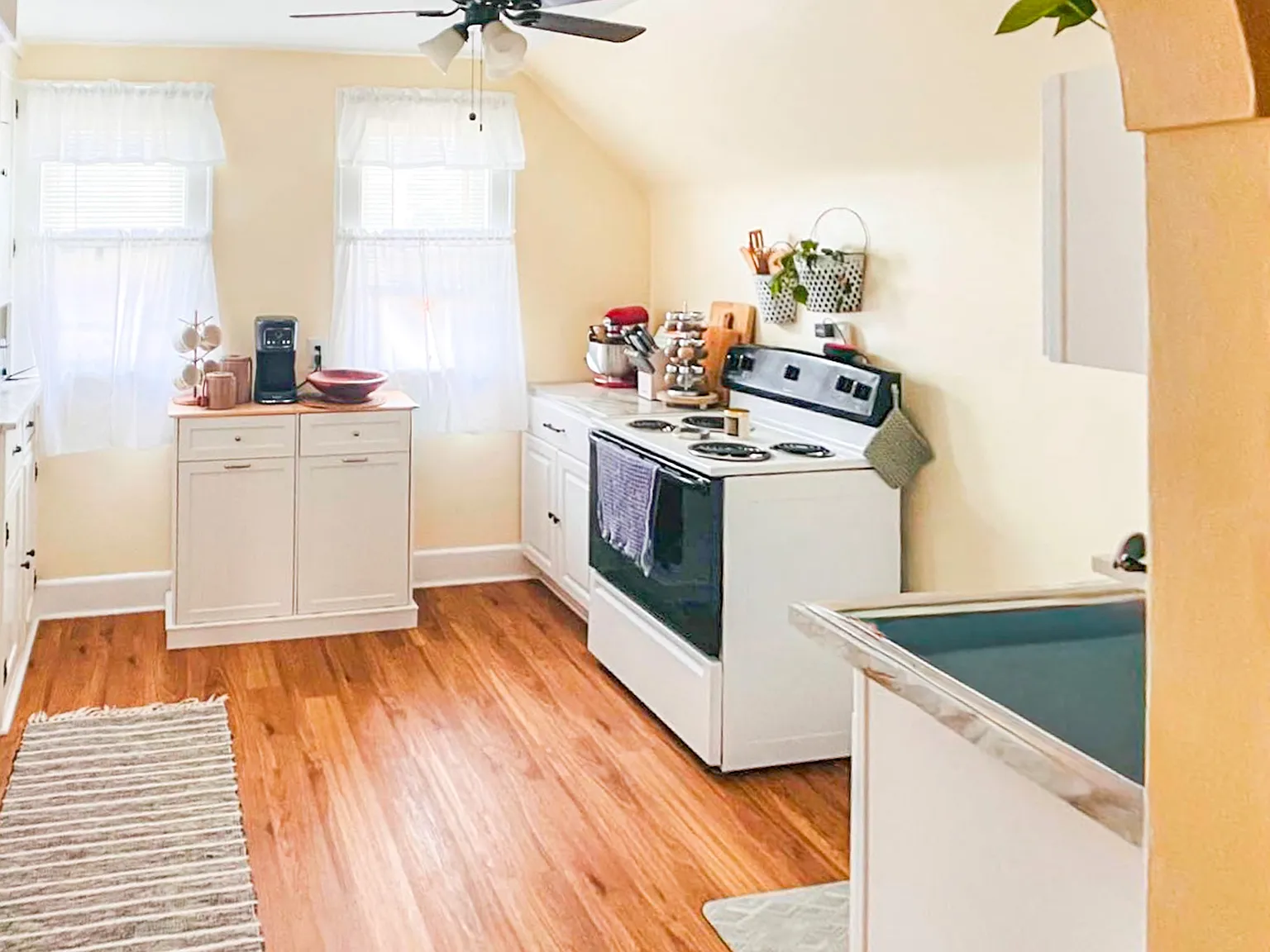 1 bed, 865 sqft, $1,450 — Photo 2