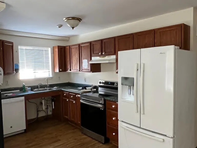 227 W Main St — Photo 2