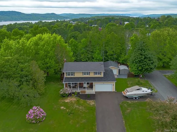 127 Sherwood Dr, Quispamsis, NB E2E 1G8
