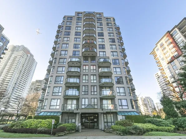 838 Agnes St #804, New Westminster, BC V3M 6R3