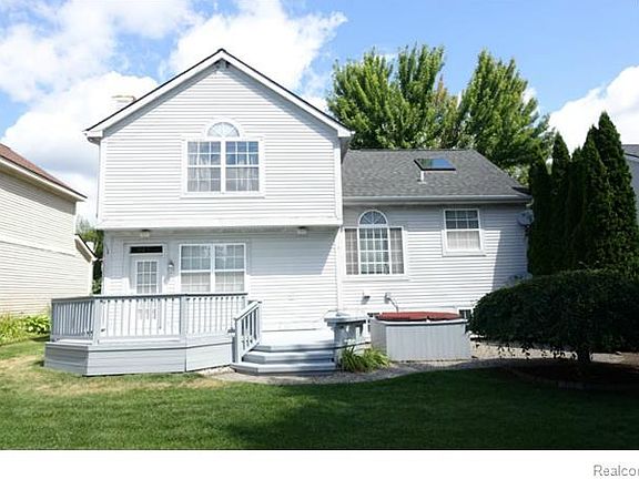4th image of 6497 Lake Meadow Dr