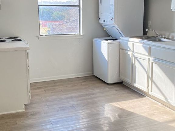 3rd image of 303 North Dr APT C