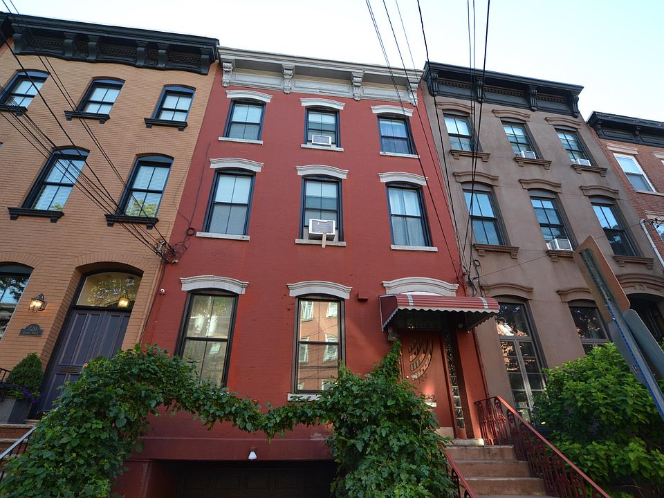 1st image of 722 Garden St #3