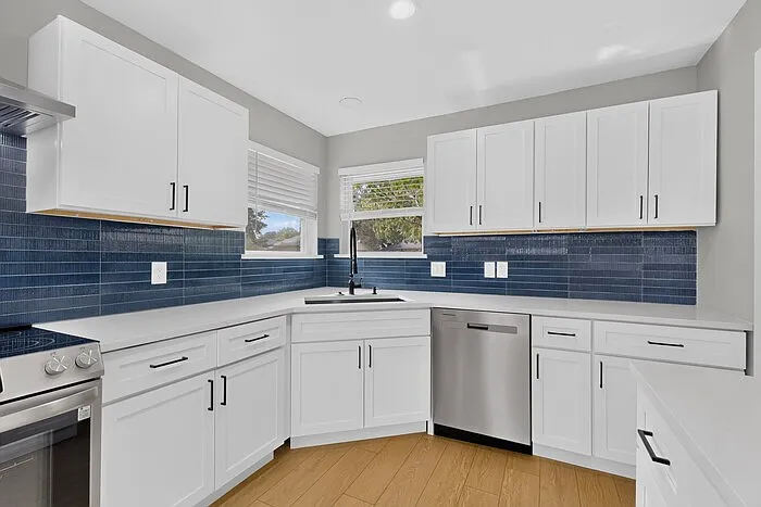 2200 Winona Dr — Photo 17