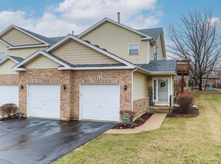 842 Twelve Oaks Pkwy, Woodstock, IL 60098