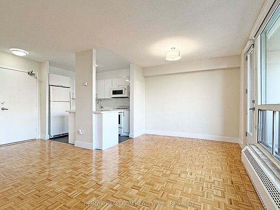 2nd image of 666 Spadina Ave #710